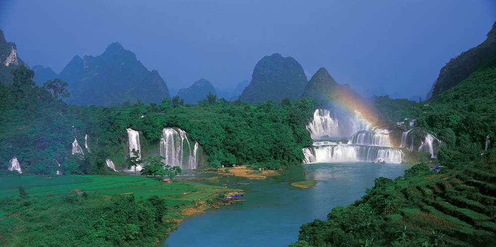 A scenic view of Chongzuo Yuenan Gongchandang Zhu Longzhou Mimi Jiguan Jiuzhi