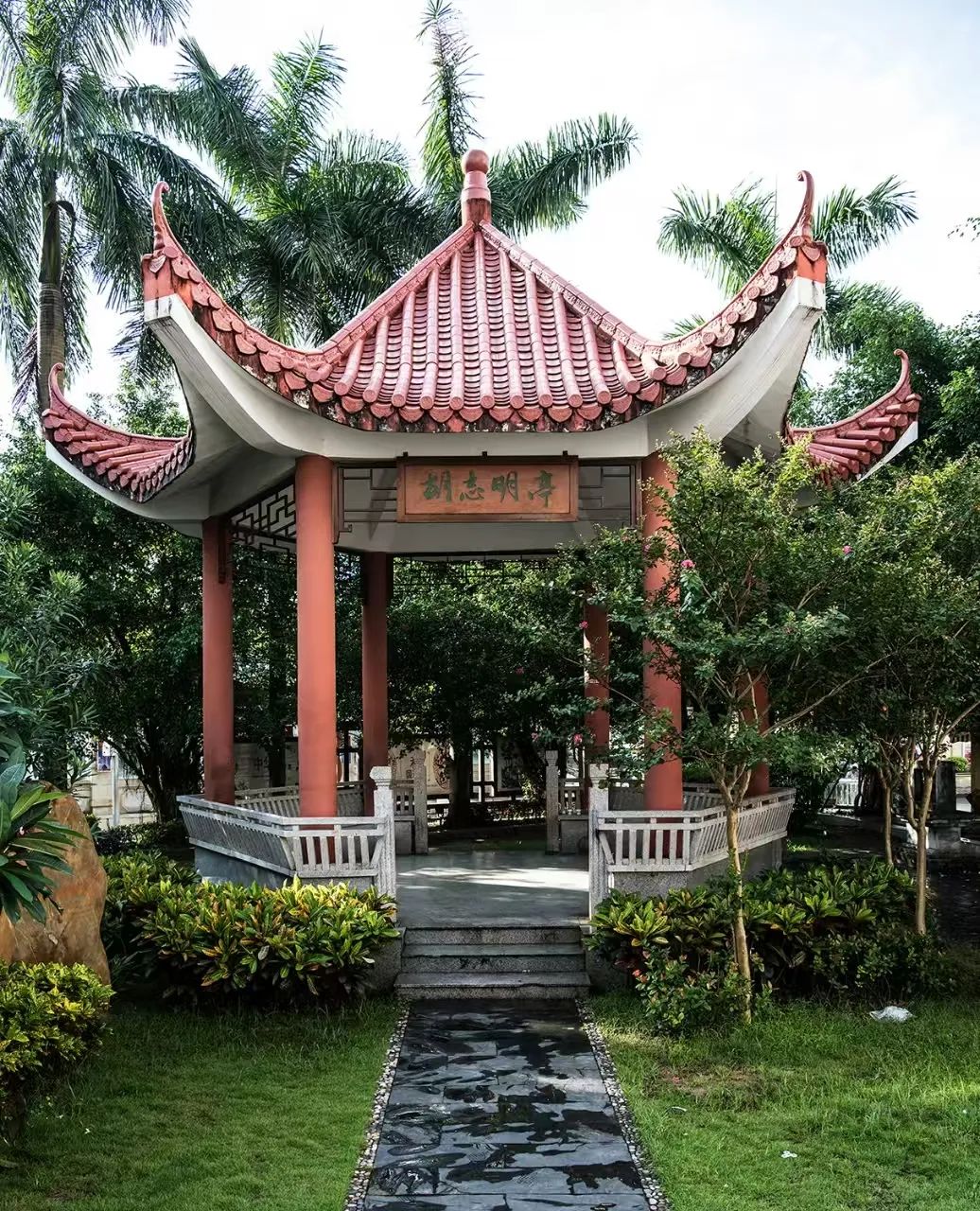 A scenic view of Chongzuo Yuenan Gongchandang Zhu Longzhou Mimi Jiguan Jiuzhi