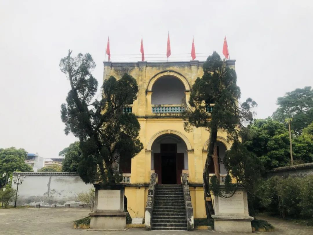 A scenic view of Chongzuo Yuenan Gongchandang Zhu Longzhou Mimi Jiguan Jiuzhi