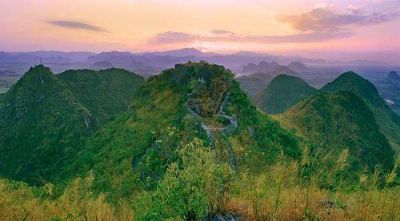 A scenic view of Chongzuo Yuenan Gongchandang Zhu Longzhou Mimi Jiguan Jiuzhi