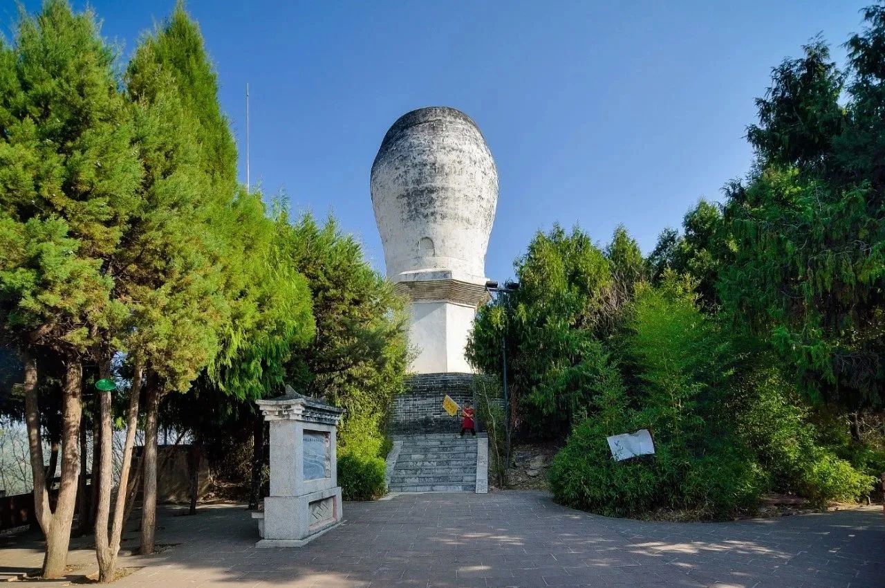 A scenic view of Chuxiong Dayao Baita