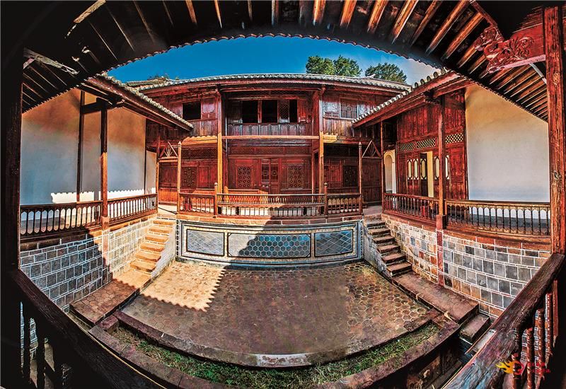 A scenic view of Chuxiong Defengsi
