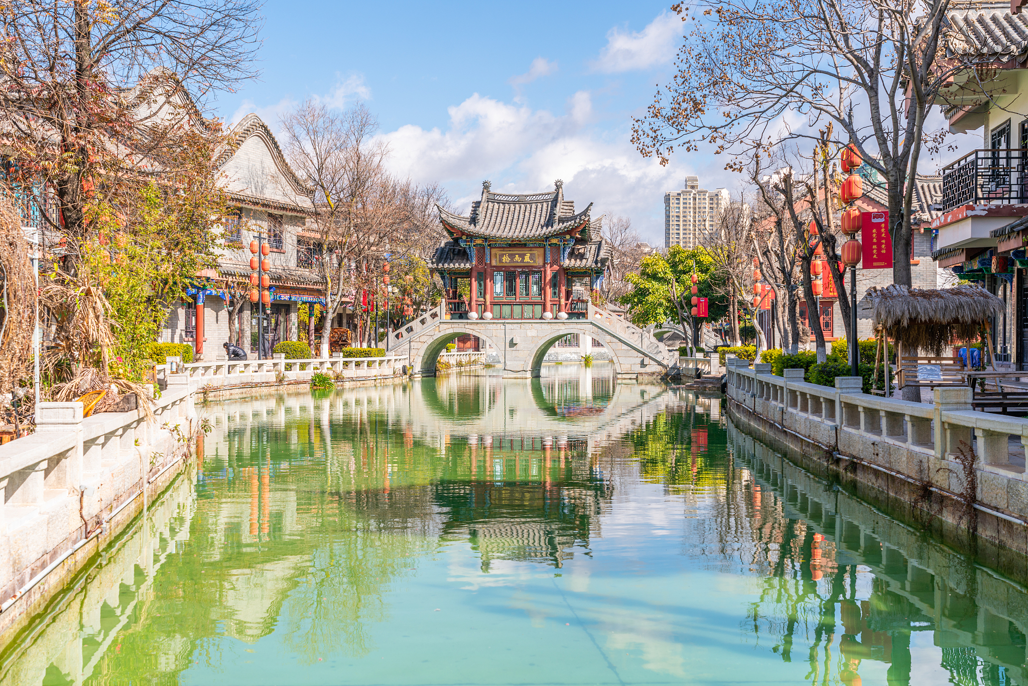 A scenic view of Chuxiong Defengsi
