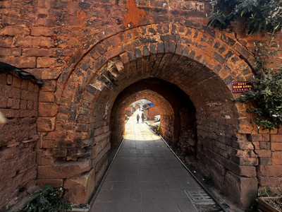 A scenic view of Chuxiong Dianmian Tielu Lufeng Lianxiangguan Qiaosuiqun