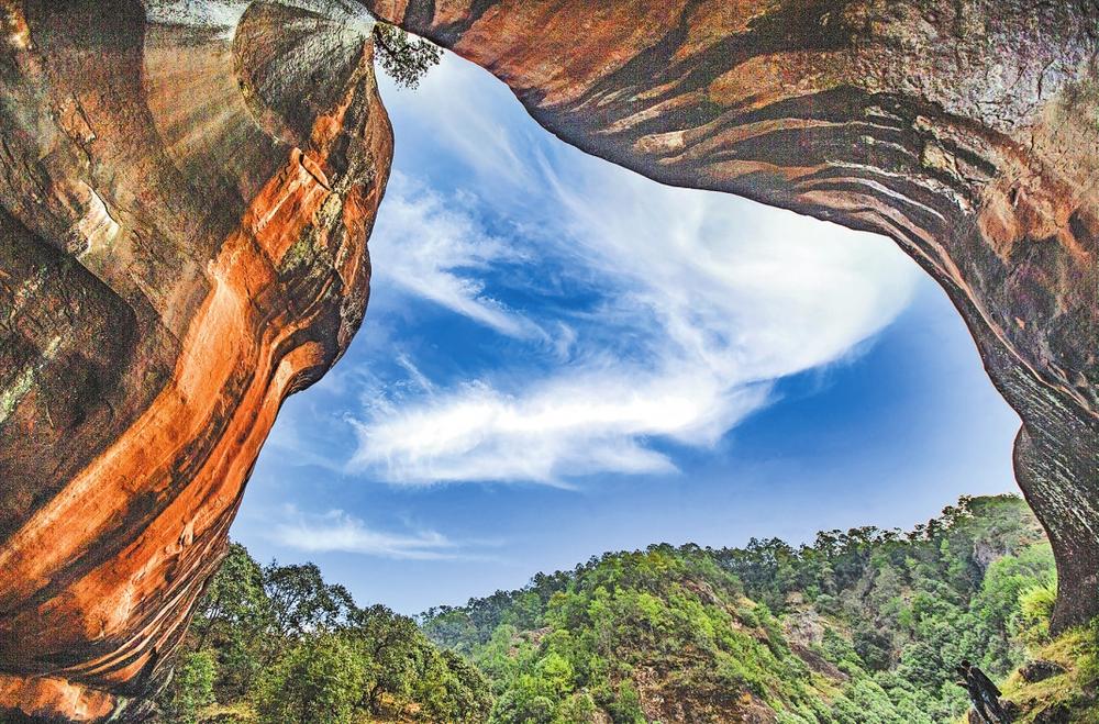 A scenic view of Chuxiong Lama Guyuan Huashi Didian