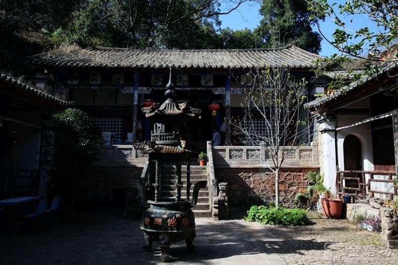 A scenic view of Chuxiong Longhuasi