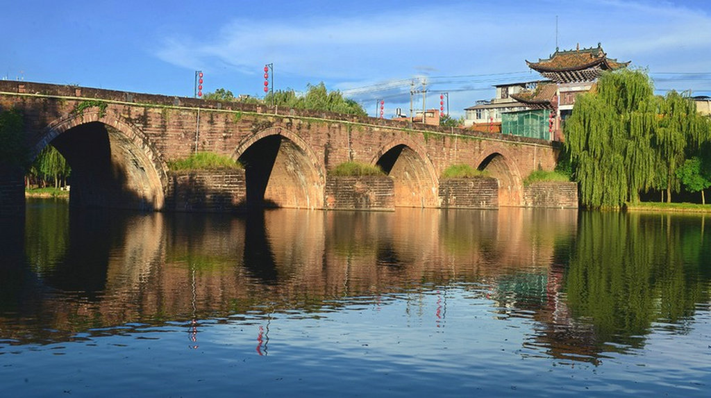 A scenic view of Chuxiong Xingxiuqiao He Fengyuqiao