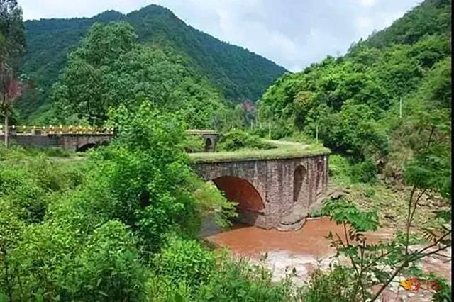 A scenic view of Chuxiong Xingxiuqiao He Fengyuqiao