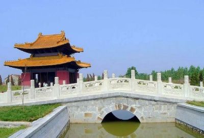 A scenic view of Chuzhou Mingzhongdu Huanggucheng Ji Huangling Shike