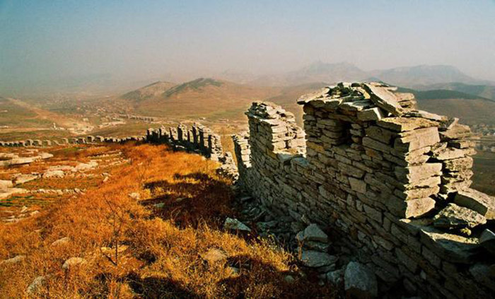 A scenic view of Cross Province Qichangcheng Yizhi