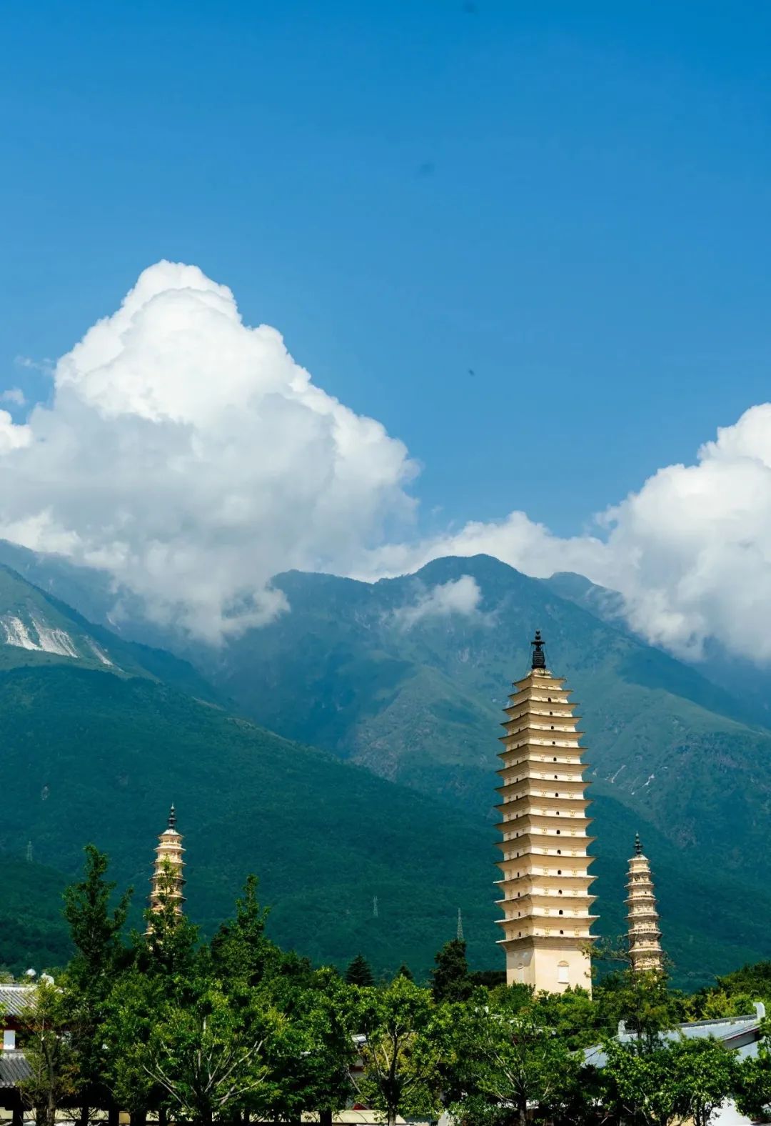 A scenic view of Dali Chongshengsi Santa