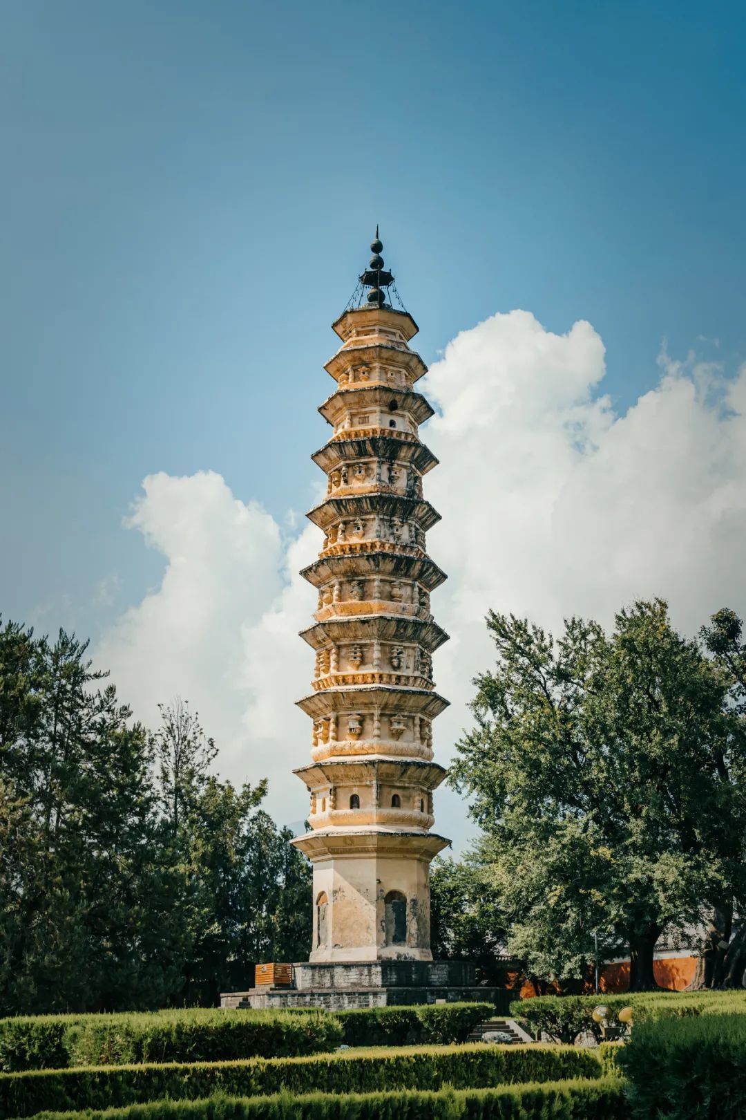 A scenic view of Dali Chongshengsi Santa