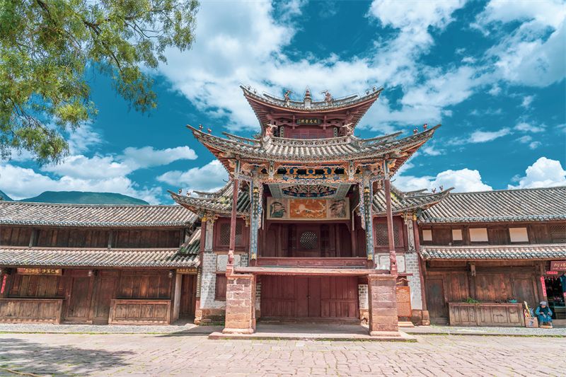 A scenic view of Dali Jingfengge Gujianzhuqun