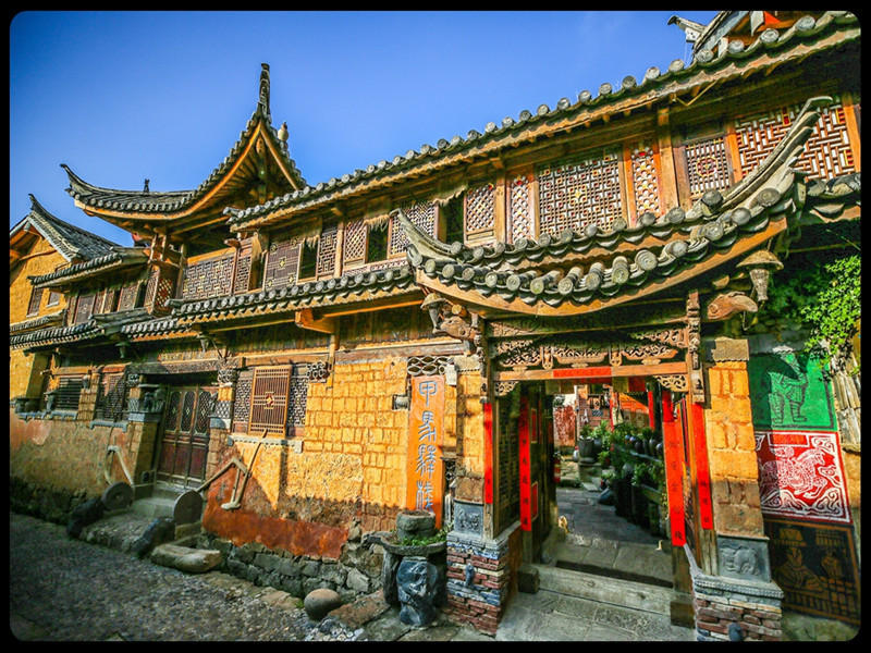 A scenic view of Dali Jingfengge Gujianzhuqun