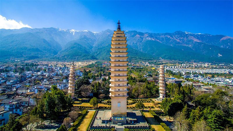 A scenic view of Dali Jingfengge Gujianzhuqun