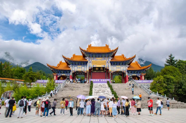 A scenic view of Dali Midu Wutai Dasi