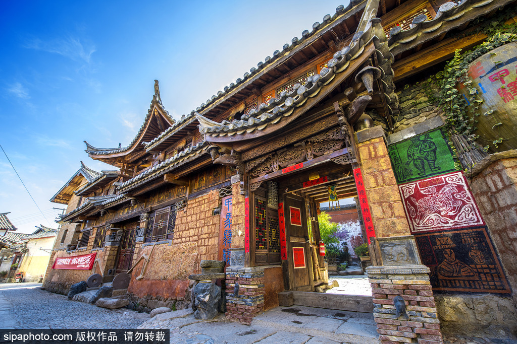 A scenic view of Dali Nanzhao Zhen Gujianzhuqun