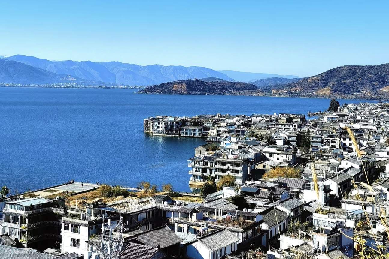 A scenic view of Dali Nanzhao Zhen Gujianzhuqun