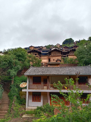 A scenic view of Dali Nuodeng Baizu Xiangtu Jianzhuqun
