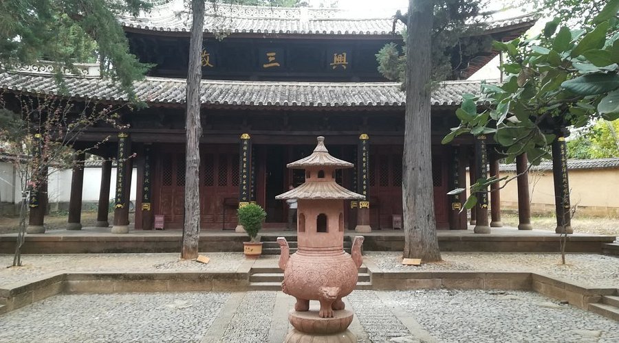 A scenic view of Dali Shaxi Xingjiaosi
