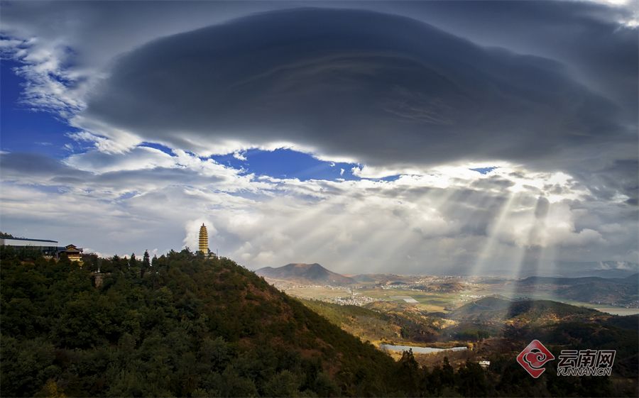 A scenic view of Dali Shuimusi Ta