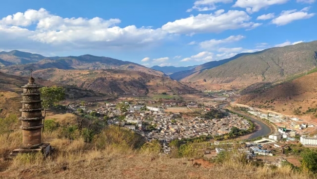 A scenic view of Dali Shundang Huozangmuqun