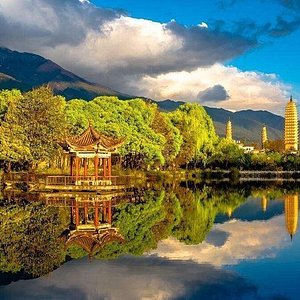 A scenic view of Dali Tianfengshan Gujianzhuqun