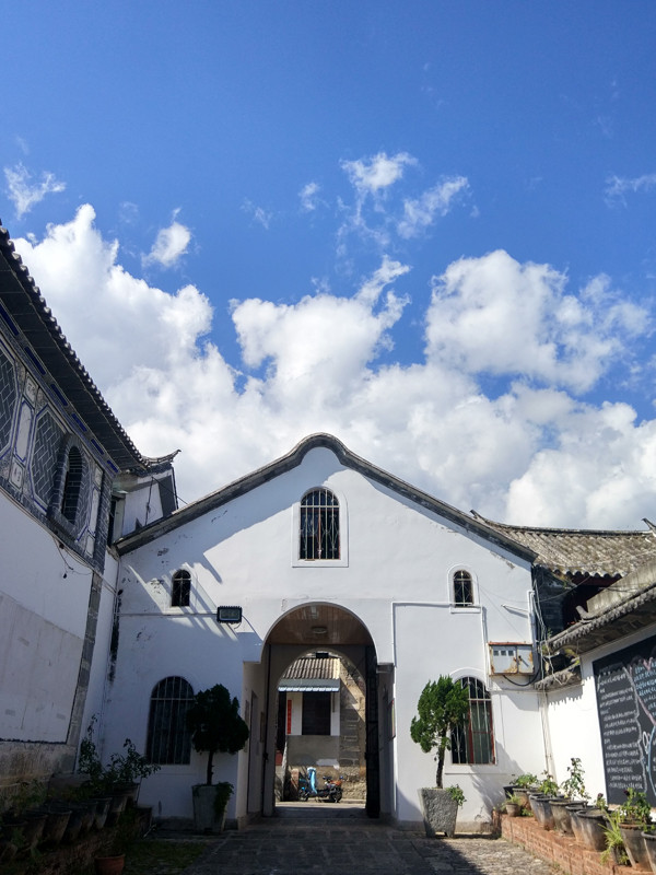 A scenic view of Dali Tianzhutang