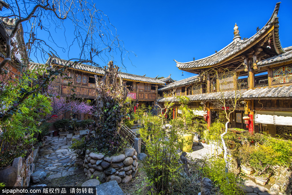 A scenic view of Dali Ximenjie Gujianzhuqun