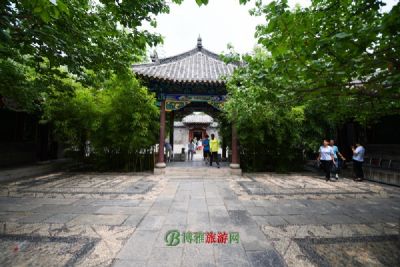 A scenic view of Dali Ximenjie Gujianzhuqun
