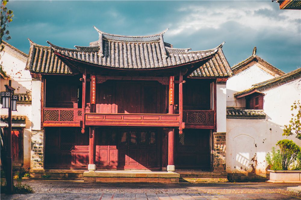 A scenic view of Dali Ximenjie Gujianzhuqun
