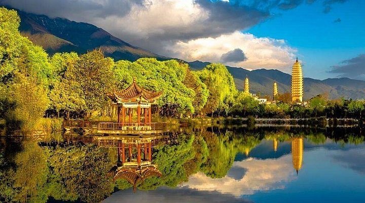 A scenic view of Dali Yuanshizu Ping Yunnan Bei