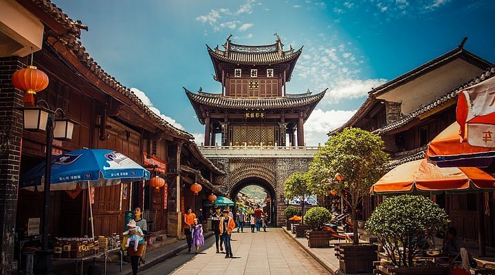 A scenic view of Dali Yuanshizu Ping Yunnan Bei