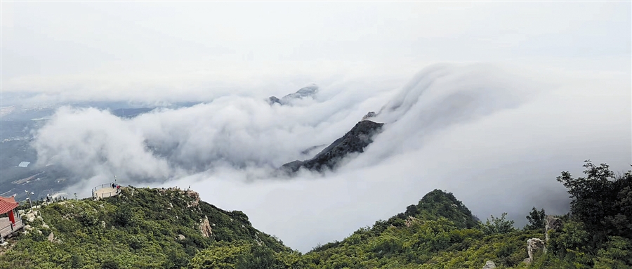 A scenic view of Dalian Daheishan Shancheng