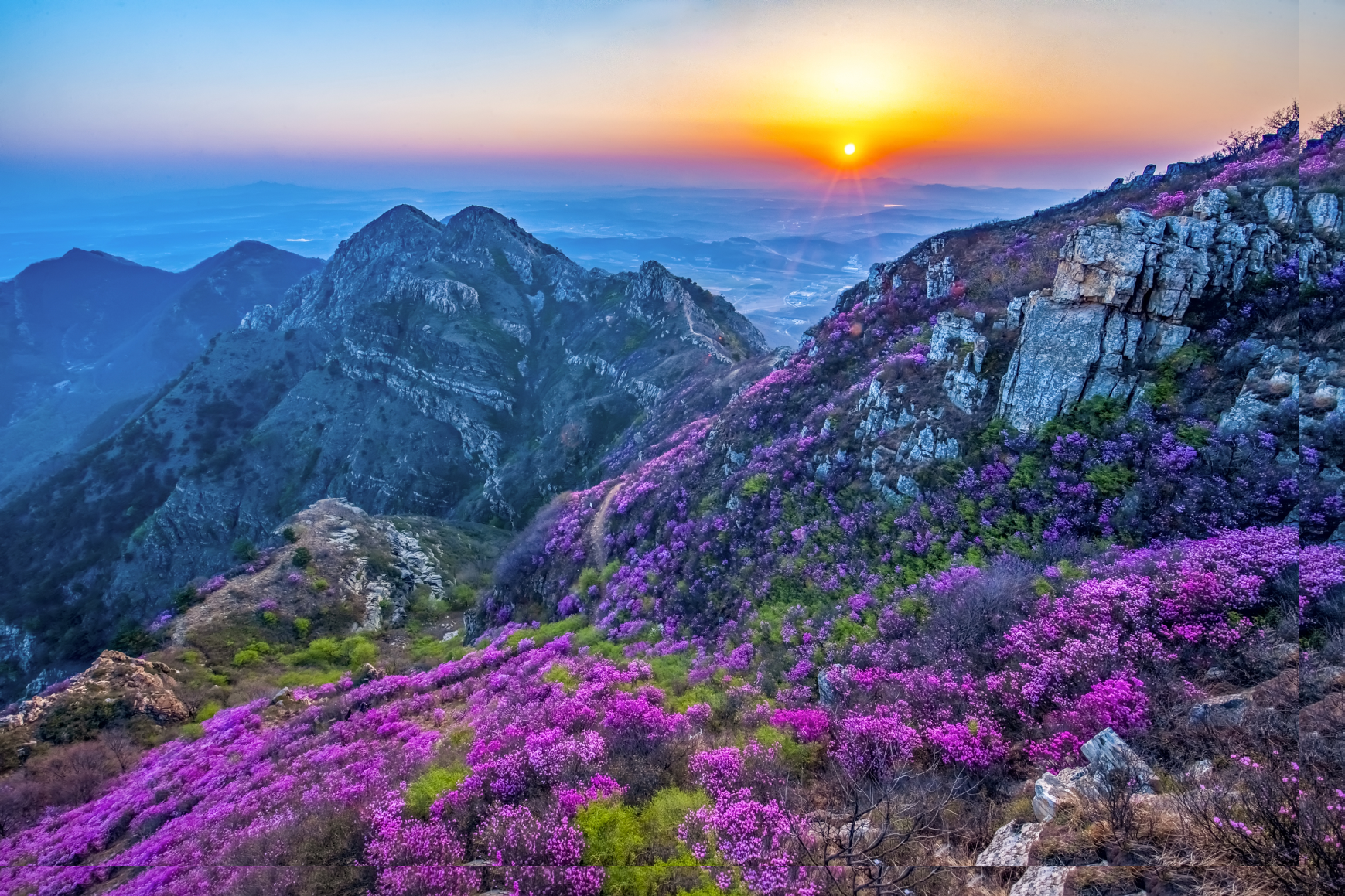 A scenic view of Dalian Daheishan Shancheng