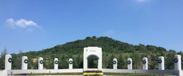 A scenic view of Dalian Gangshang Loushang Mudi