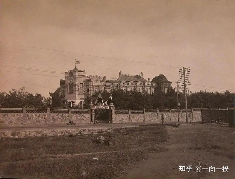 A scenic view of Dalian Lvshun Hongshizihui Yiyuan Jiuzhi