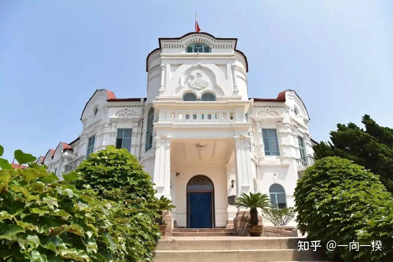 A scenic view of Dalian Lvshun Hongshizihui Yiyuan Jiuzhi