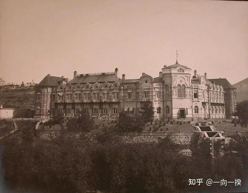 A scenic view of Dalian Lvshun Hongshizihui Yiyuan Jiuzhi
