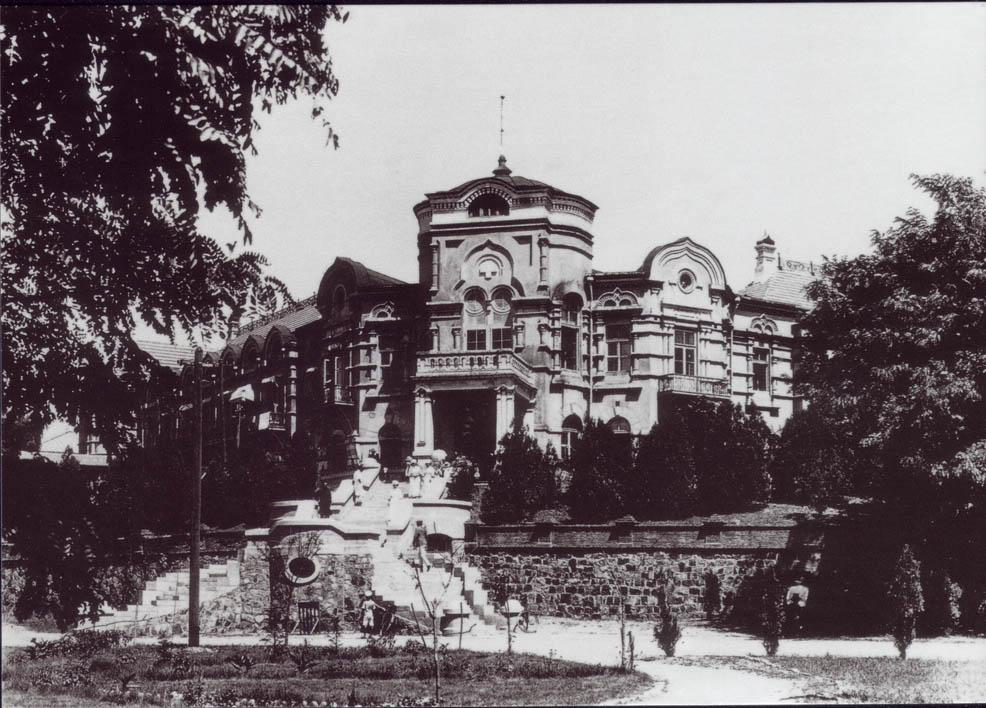A scenic view of Dalian Lvshun Hongshizihui Yiyuan Jiuzhi