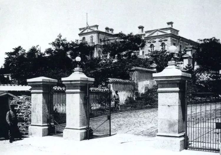 A scenic view of Dalian Lvshun Shae Lufang Fusiling Guandi Jianzhu