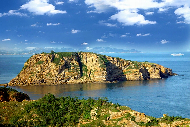 A scenic view of Dalian Weibashan Cheng