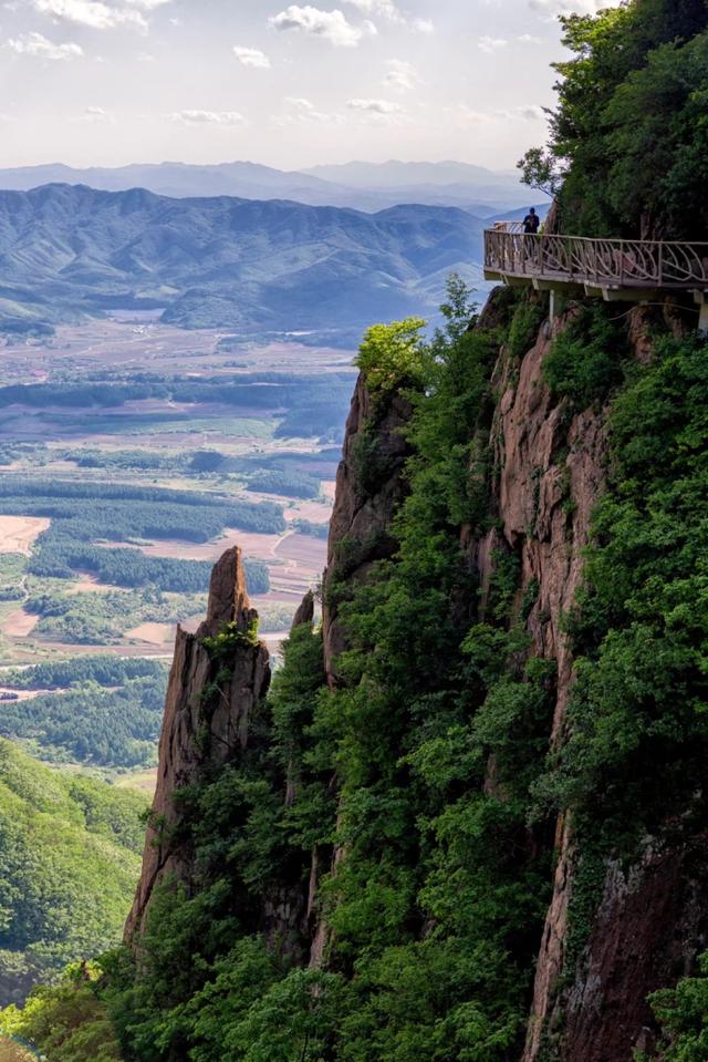 A scenic view of Dandong Fenghuangshan Shancheng