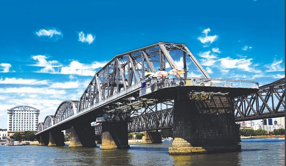 A scenic view of Dandong Yalujiang Duanqiao