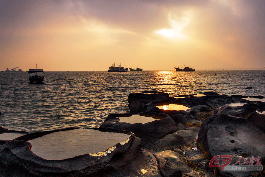 A scenic view of Danzhou Yangpu Yantian