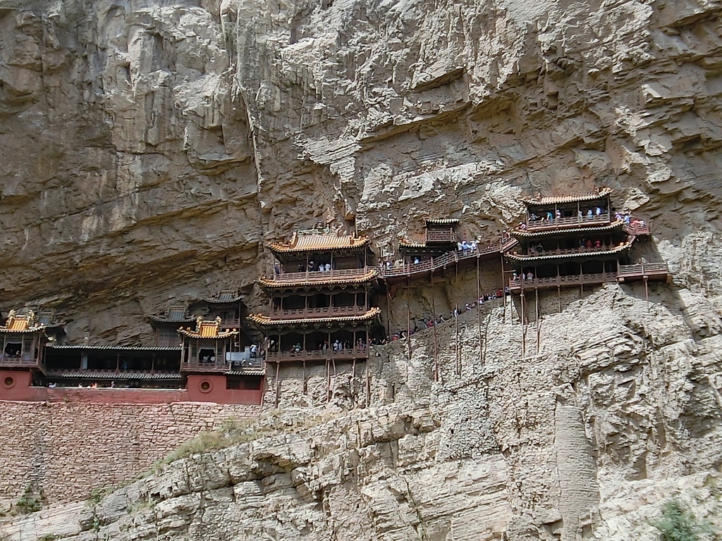 A scenic view of Datong Hengshan Hanging Temple