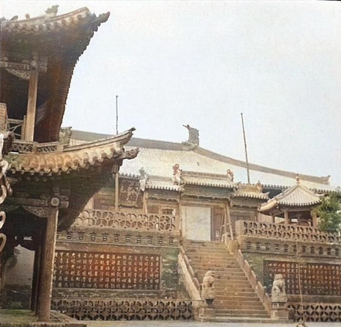 A scenic view of Datong Huayan Temple