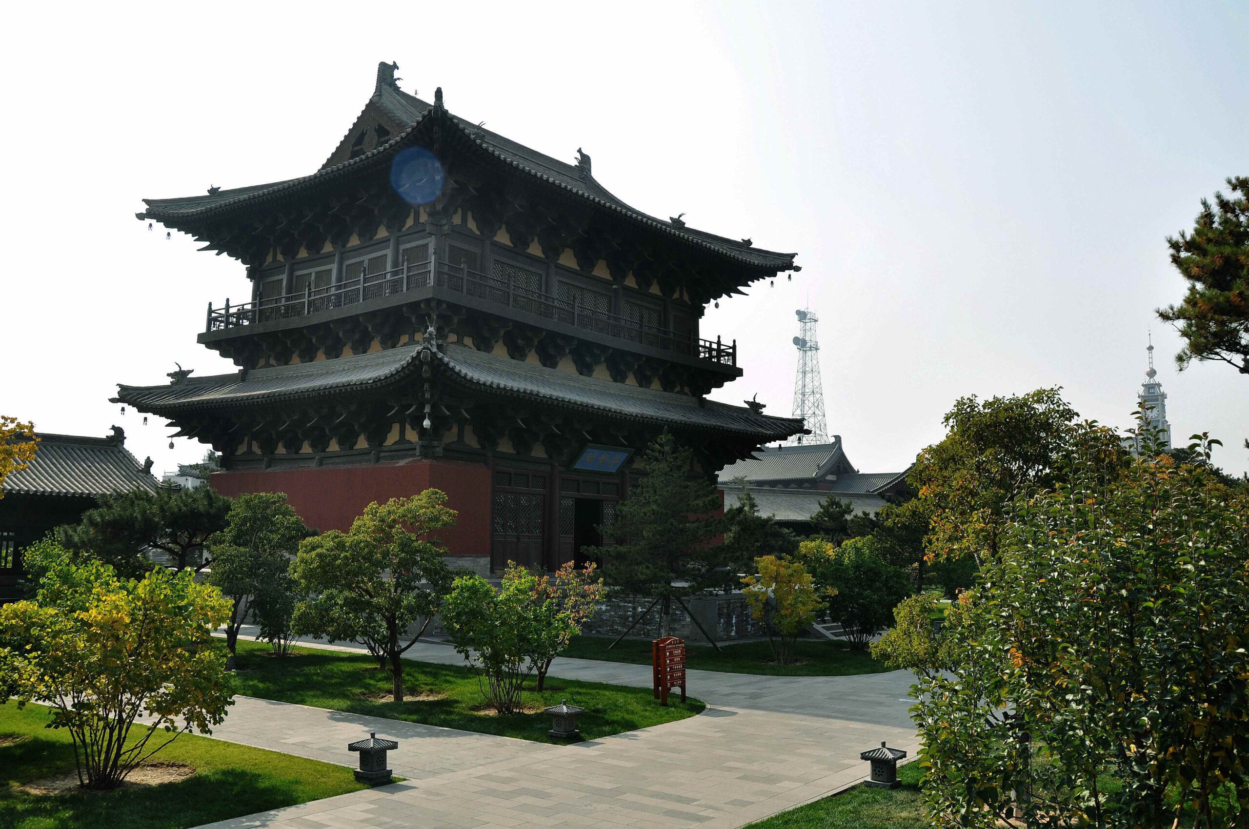 A scenic view of Datong Huayan Temple