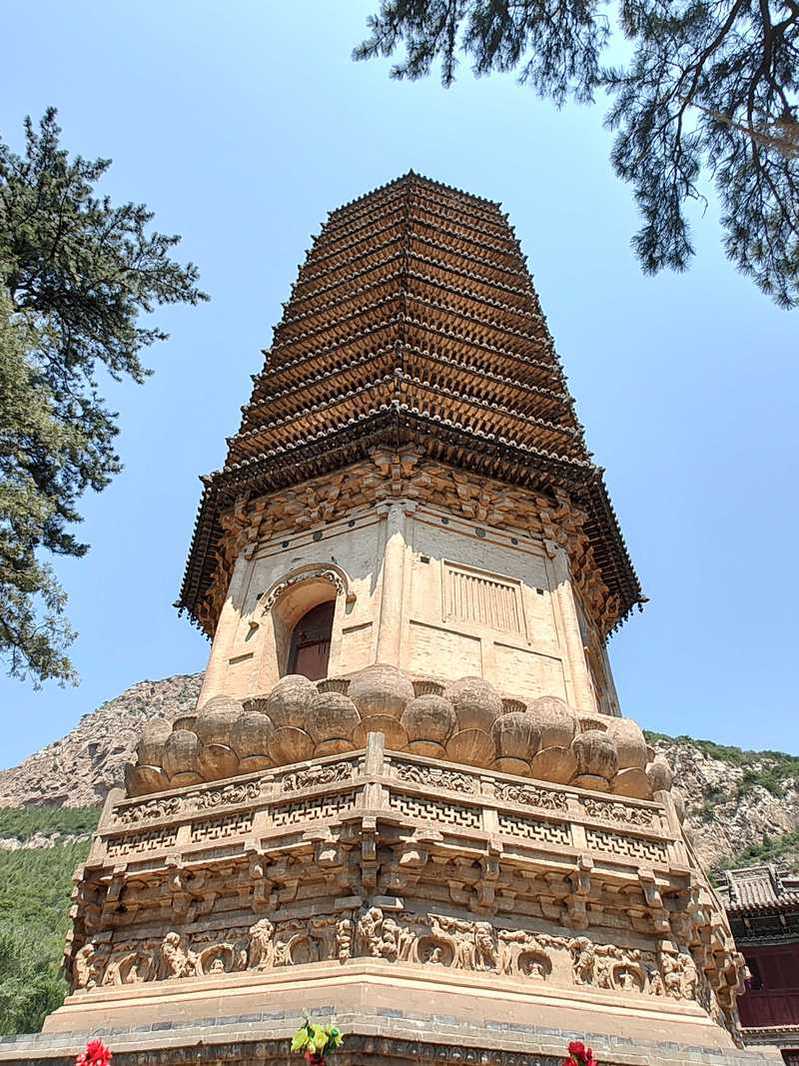 A scenic view of Datong Jue Shan Temple Pagoda