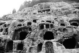 A scenic view of Datong Quhui Temple Stone Statue Mound
